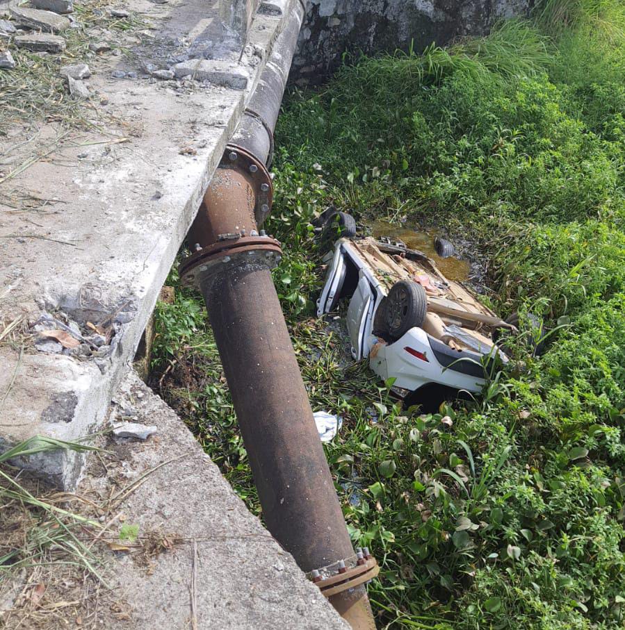 Carro Cai De Ponte E Deixa Cinco Pessoas Feridas Na Br Em Satuba