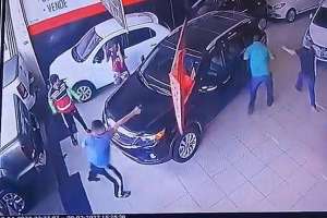Funcionário morre e dono de loja carro é baleado por criminosos em Arapiraca | Reprodução / VÃdeo