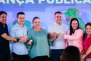 Ao lado do ministro Jader Filho, Paulo Dantas entrega Cisp e casas em Santana | Pei Fon / Agência Alagoas