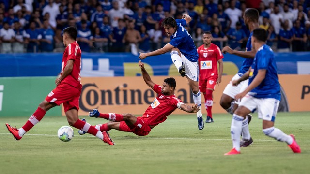 Globo Esporte PR, Léo Gamalho, o carrasco do Cruzeiro