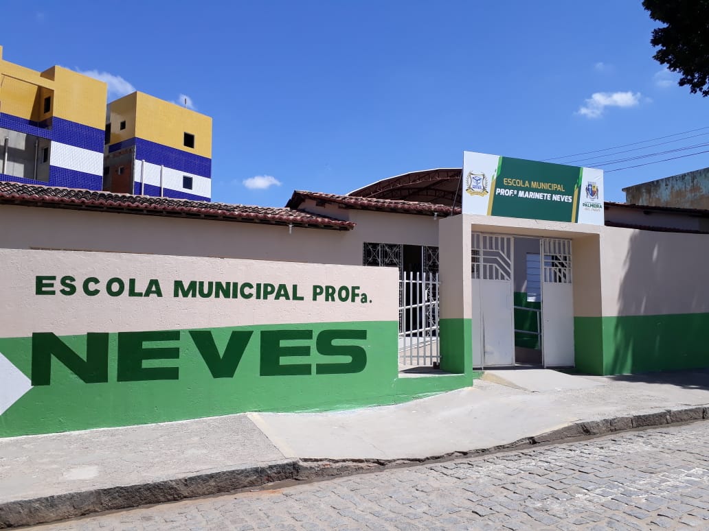 Júlio Cezar entrega ginásio e melhorias na Escola Marinete Neves